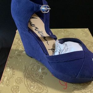 Wedge blue open toe sandals